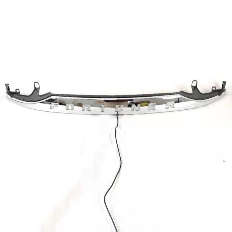 Lampada freno per Toyota Fortuner, Trunk guarnish con luce per Toyota Fortuner